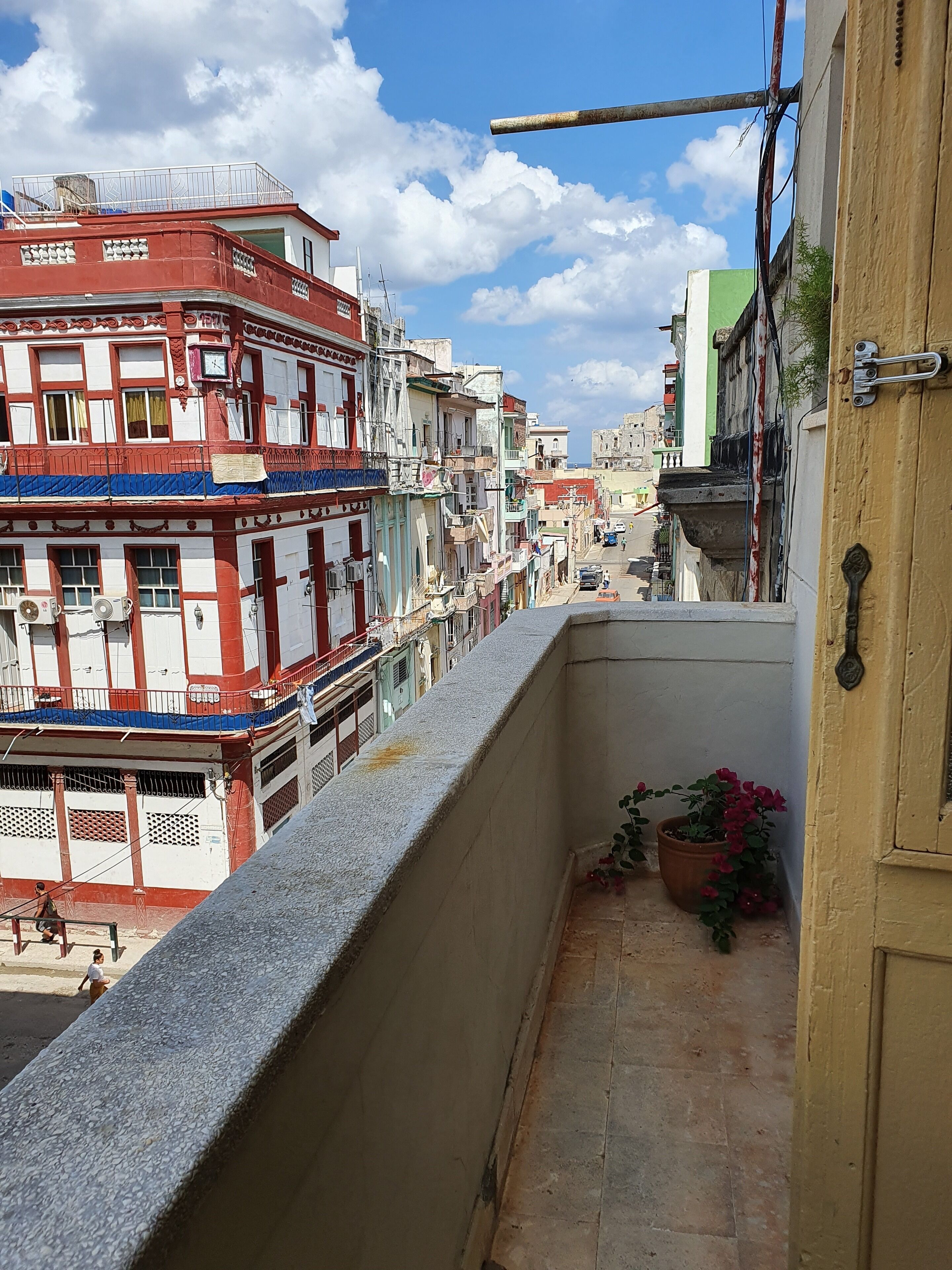 family apartment, 2 bedrooms, city view | street view