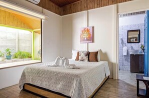 Family Apartment (1) | Premium bedding, down comforters, individually furnished, free WiFi - Aparatamentos Arenal Ranas y Ranitas (La Fortuna)