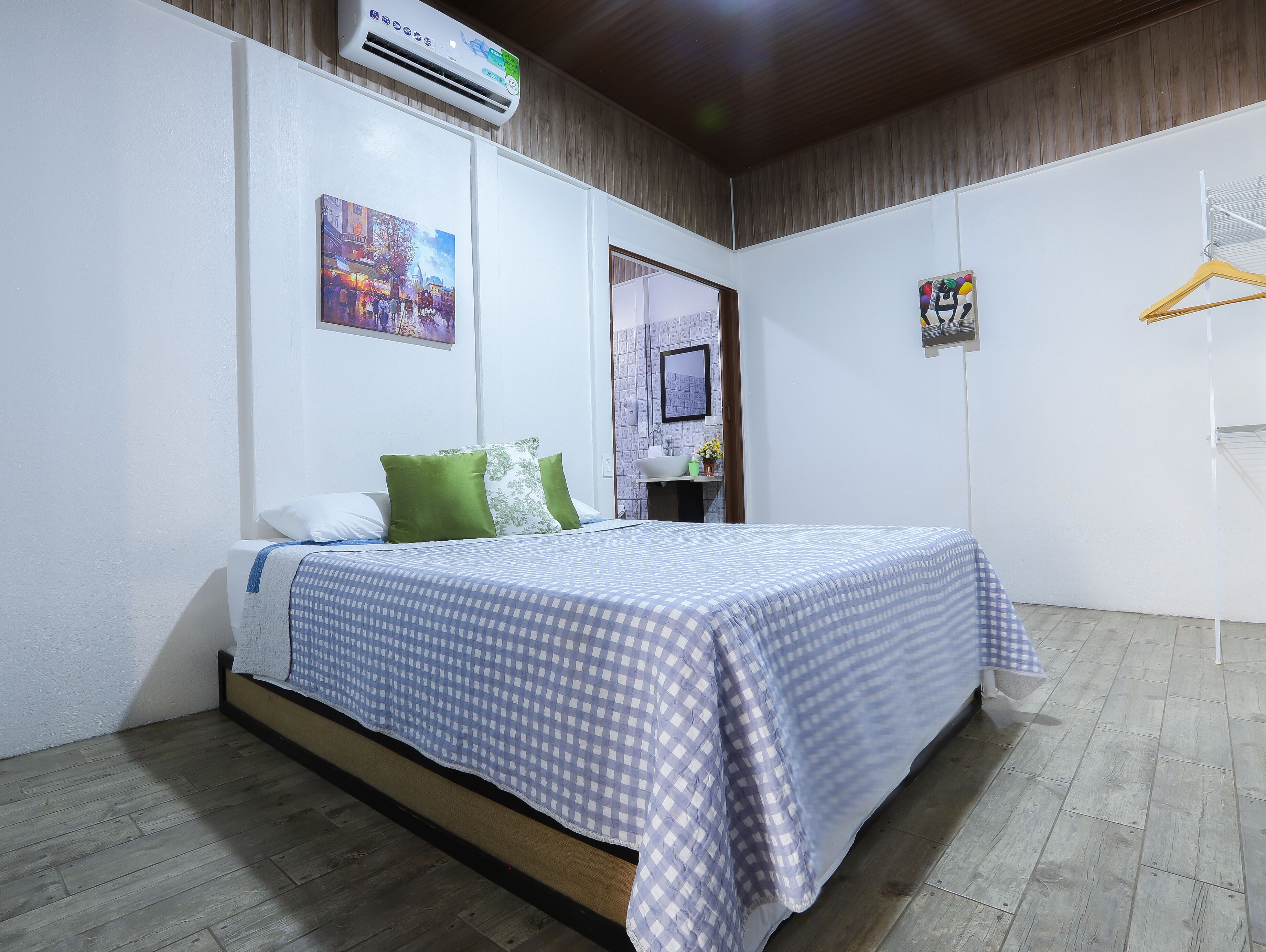 Family Apartment (2) | Premium bedding, down duvets, individually furnished, free WiFi