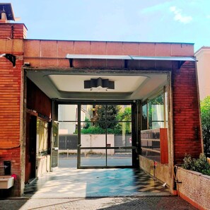 Property entrance - Home Flowers Milano (Milan)