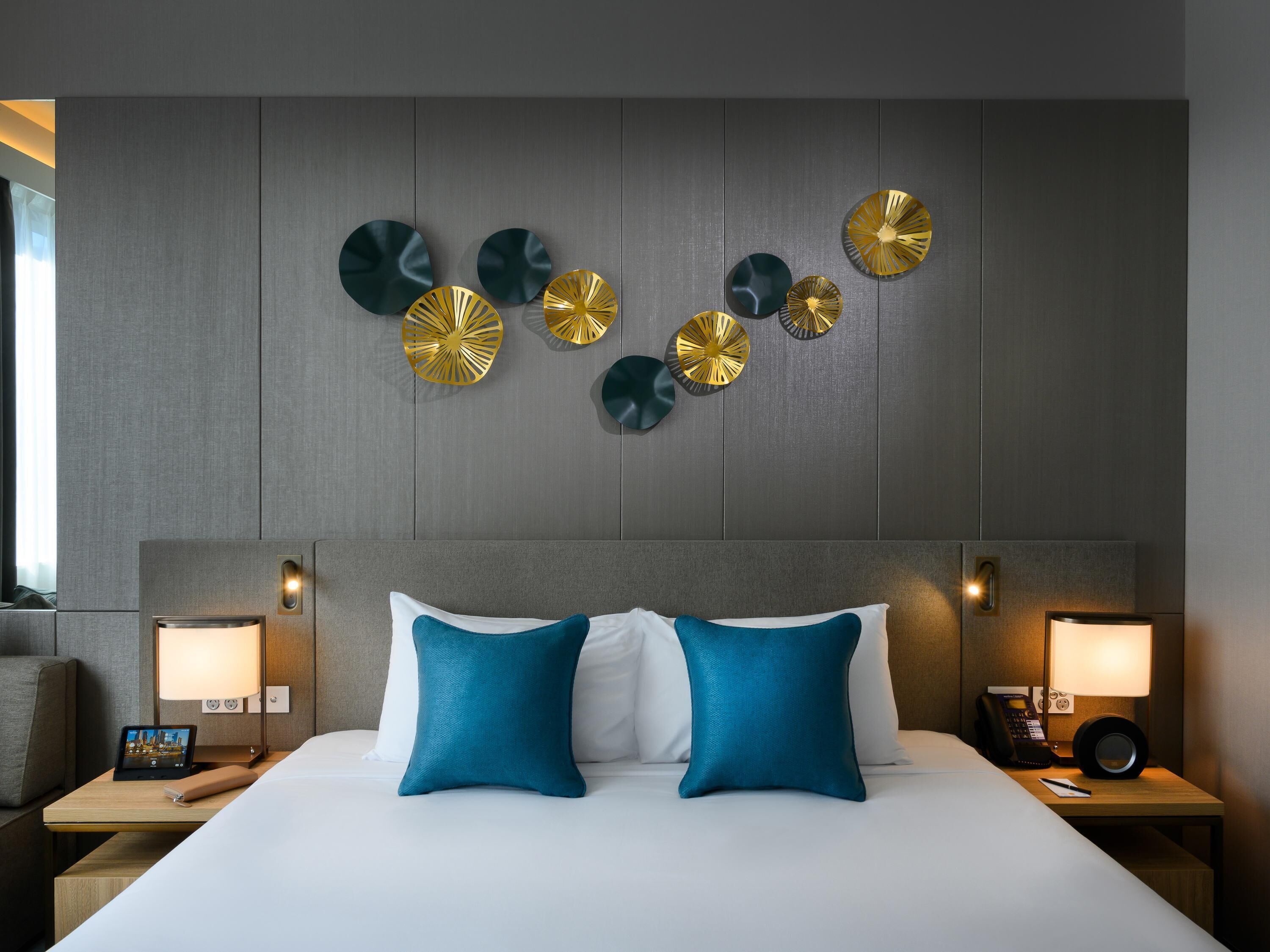 Premium bedding, minibar, in-room safe, iron/ironing board
