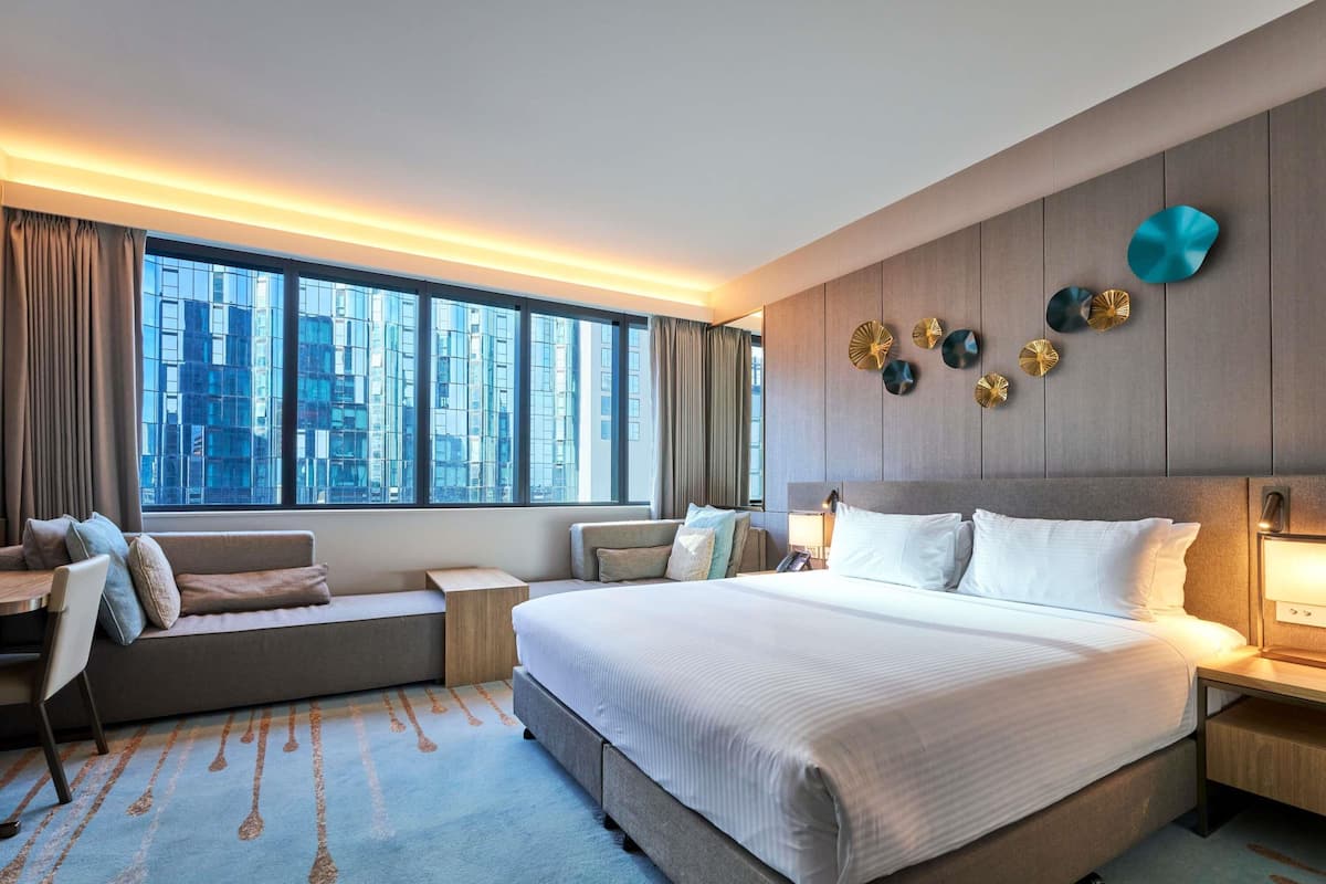 Quarto luxo, 1 cama King | Roupas de cama premium, frigobar, cofres nos quartos