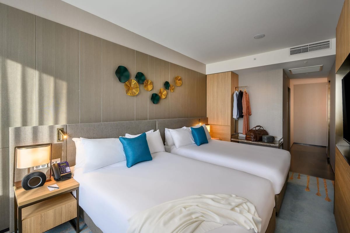 Ropa de cama de alta calidad y minibar
