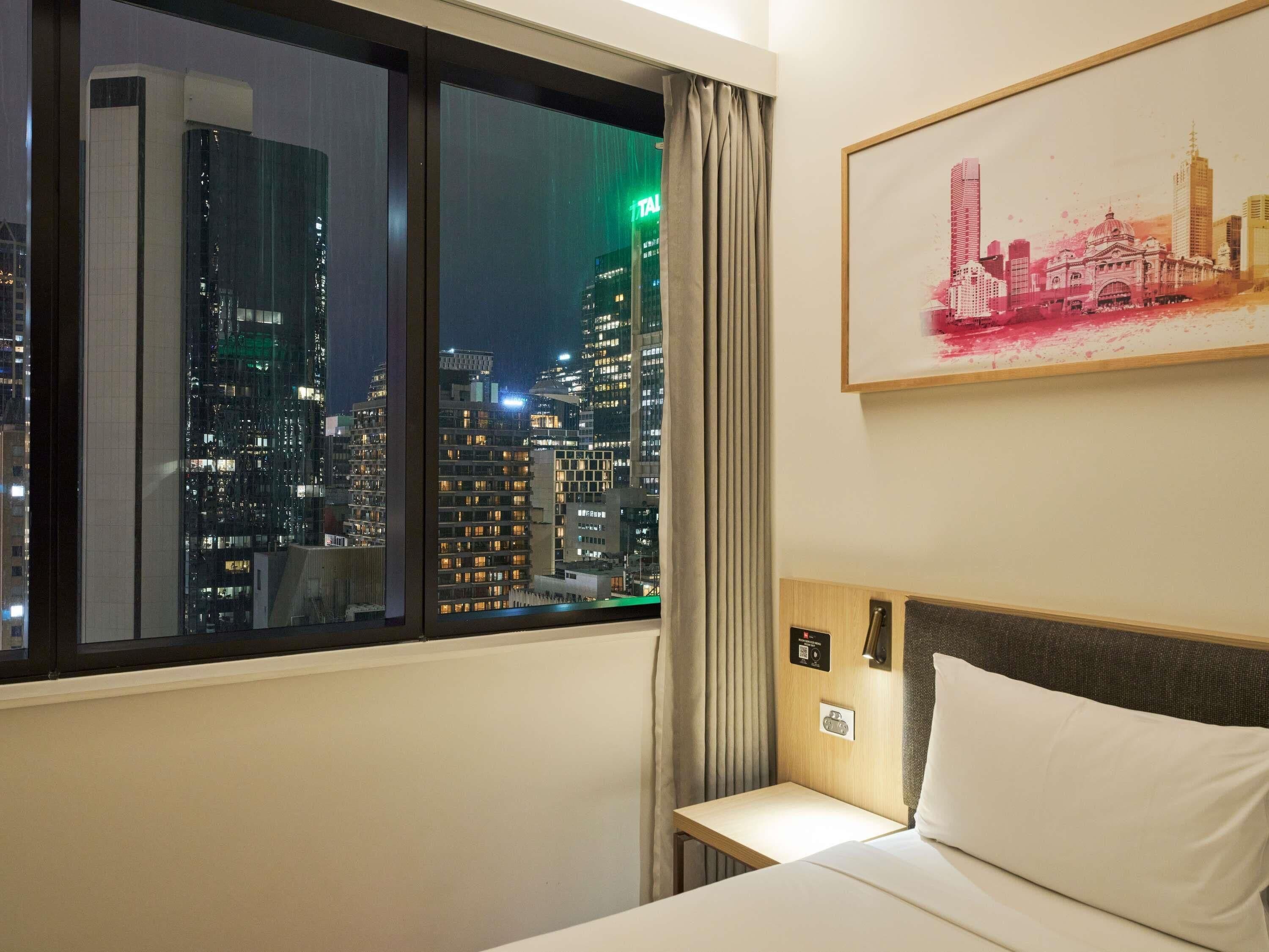 Room, 1 Queen Bed (Compact) | In-room safe, soundproofing, iron/ironing board, free WiFi