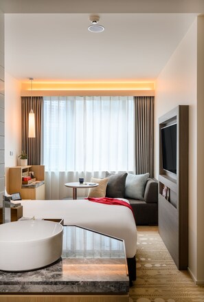 Habitación superior, 1 cama de matrimonio con sofá cama | Caja fuerte, sistema de insonorización, tabla de planchar con plancha