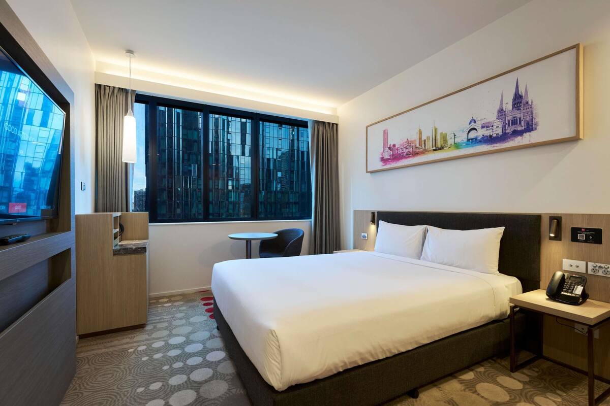 Superior Queen Room | In-room safe, soundproofing, iron/ironing board, free WiFi
