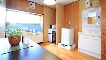 Nhà, 1 phòng ngủ | 1 phòng ngủ, bàn ủi/dụng cụ ủi quần áo