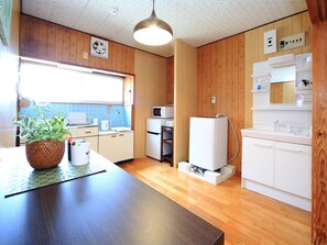 Nhà, 1 phòng ngủ | 1 phòng ngủ, bàn ủi/dụng cụ ủi quần áo