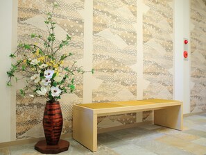 Lobby sitting area - Kamon Inn Toji Higashi (Kyoto)