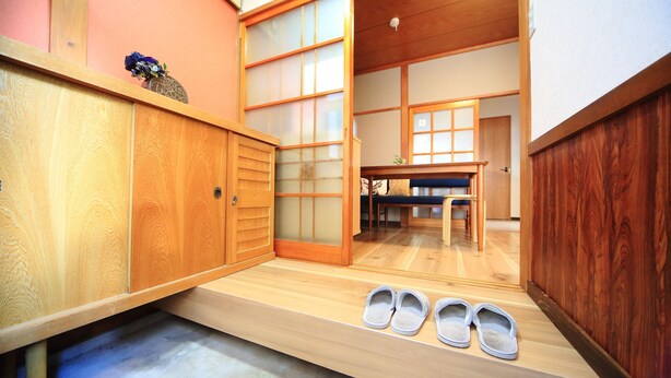 Interior entrance - Kamon Inn Yanagihara (Tokyo)
