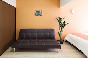 Standard Family Room | Living room | Flat-screen TV