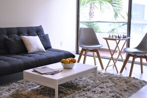 Apartment, Multiple Beds, Non Smoking | Living area