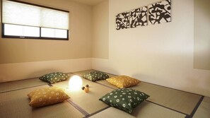 Family Room B, 2nd Floor | Free WiFi, bed sheets