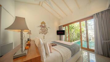 Villa, 1 habitación (One Bedroom Private Pool With Rooftop) | 1 dormitorio, minibar, caja fuerte y escritorio