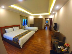Double Room | Minibar, in-room safe, desk, free WiFi