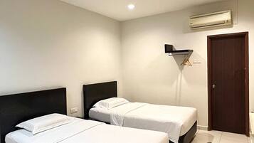 Executive Twin Room | Meja, katil lipat simpan/tambahan, Wi-fi percuma, cadar katil