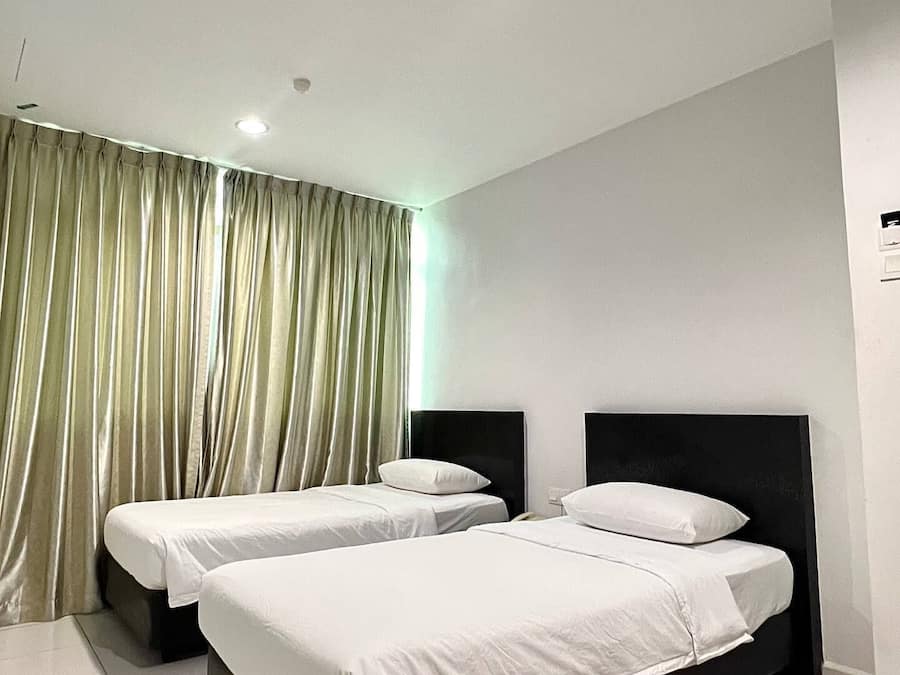 Desk, rollaway beds, free WiFi, bed sheets