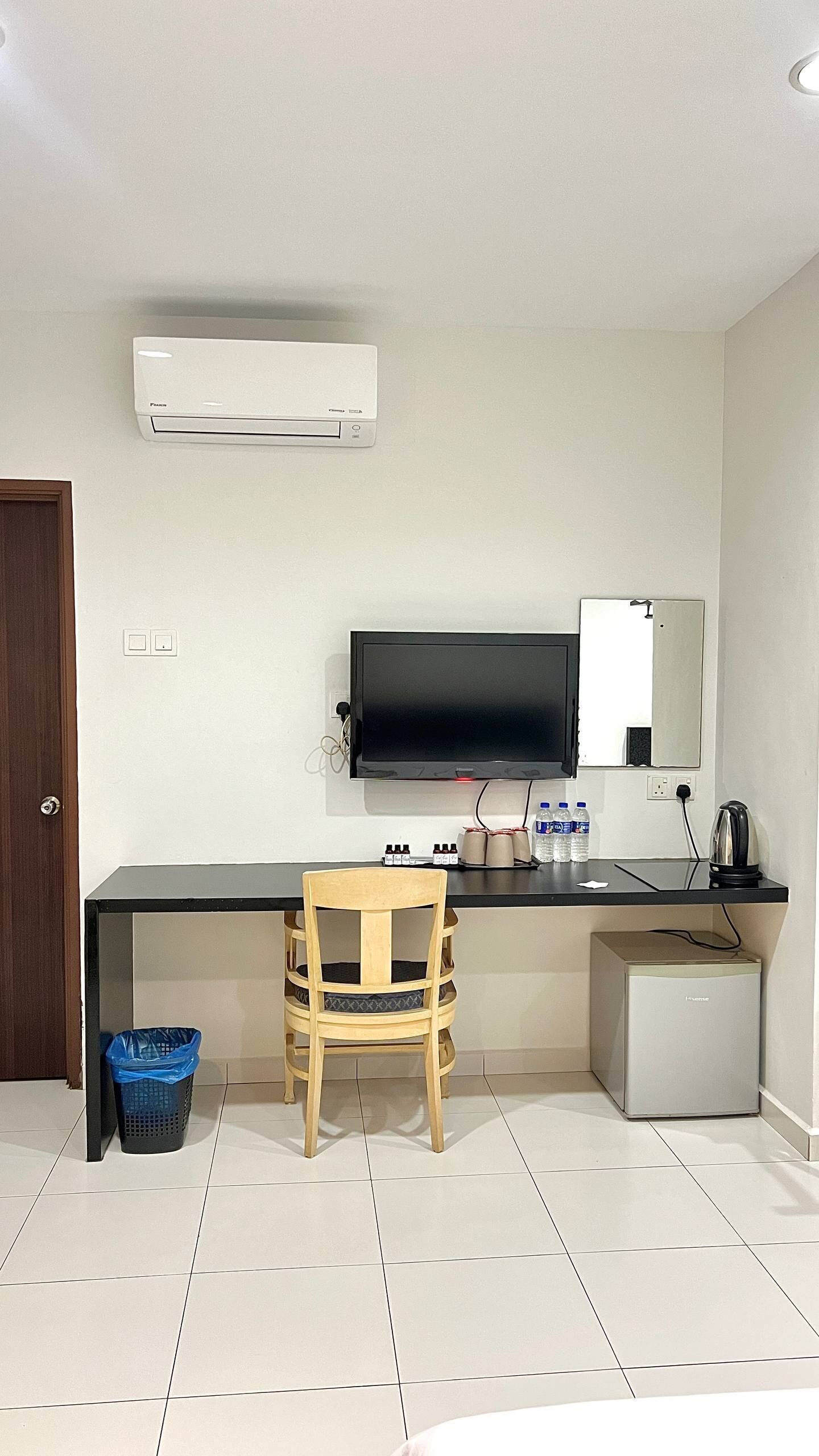 Habitación familiar | Escritorio, camas extra, wifi gratis y ropa de cama 