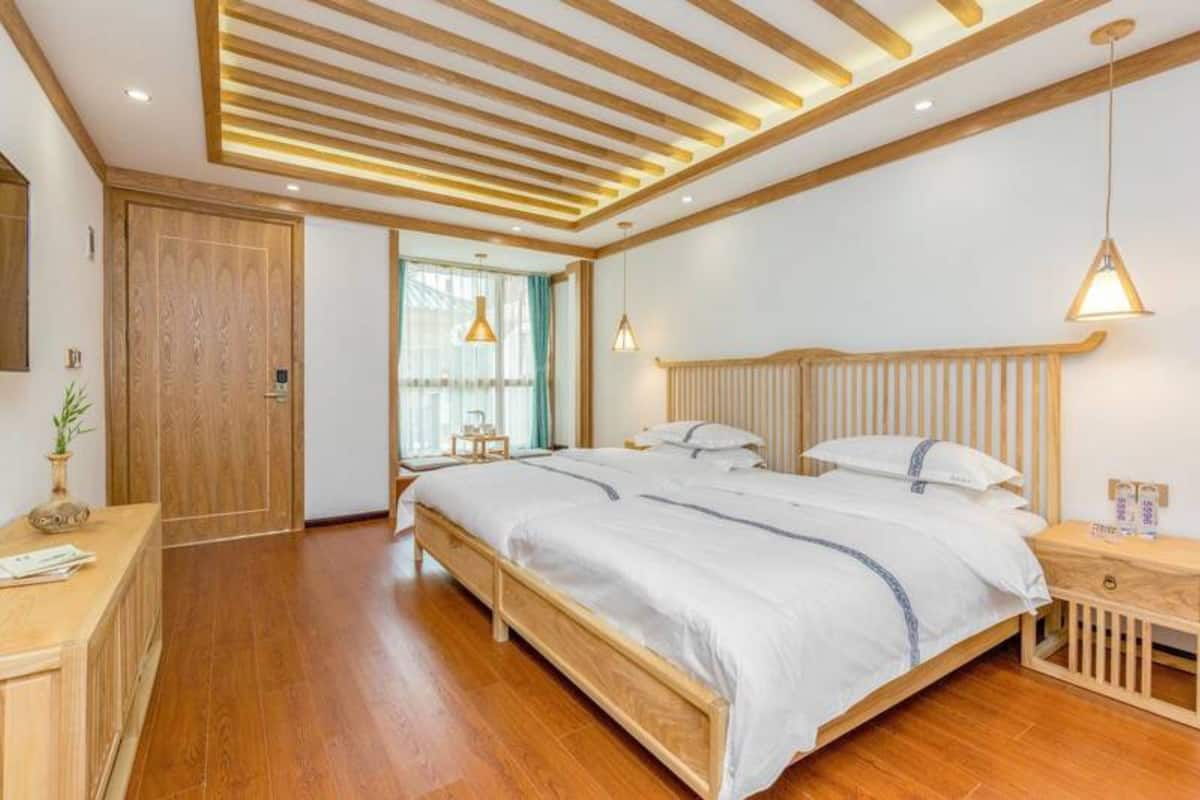 Superior Twin Room, Balcony | Desk, blackout drapes, free WiFi