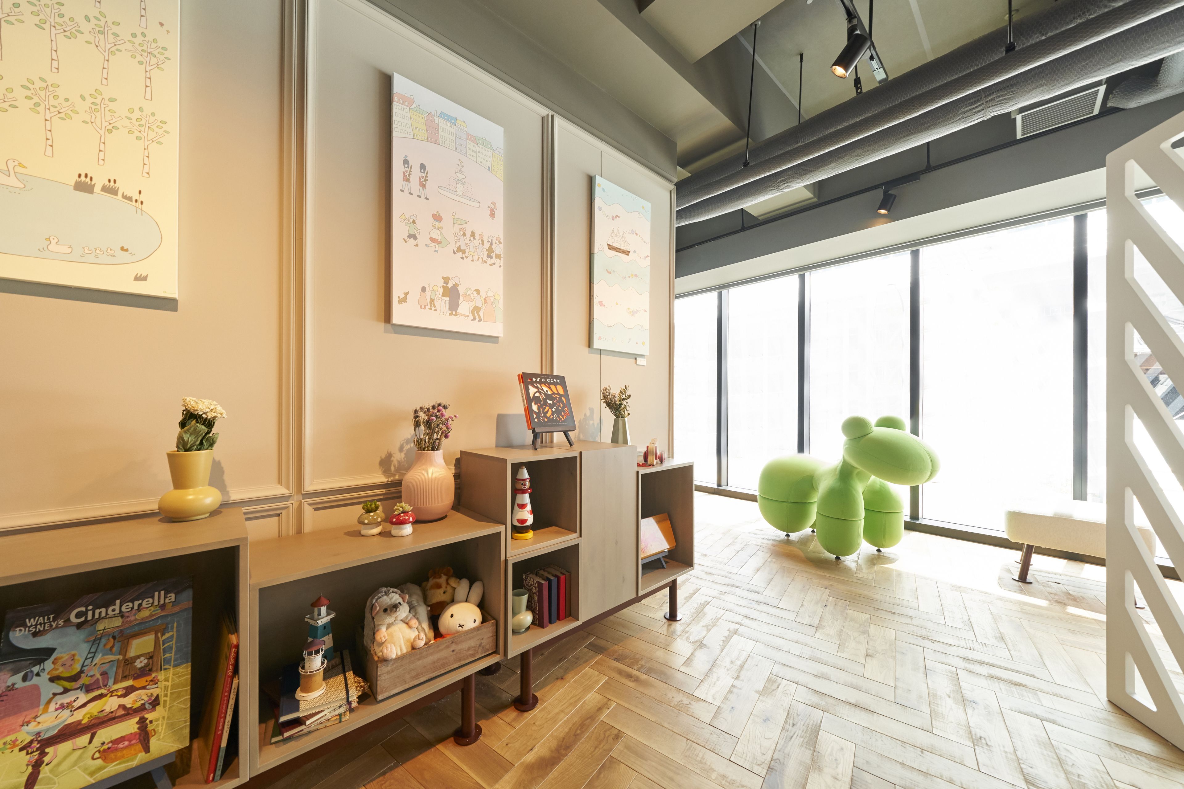 32-inch flat-screen TV with satellite channels, TV