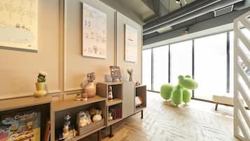 Uydu yayını kanalları bulunan 32 inç düz ekran televizyon, televizyon