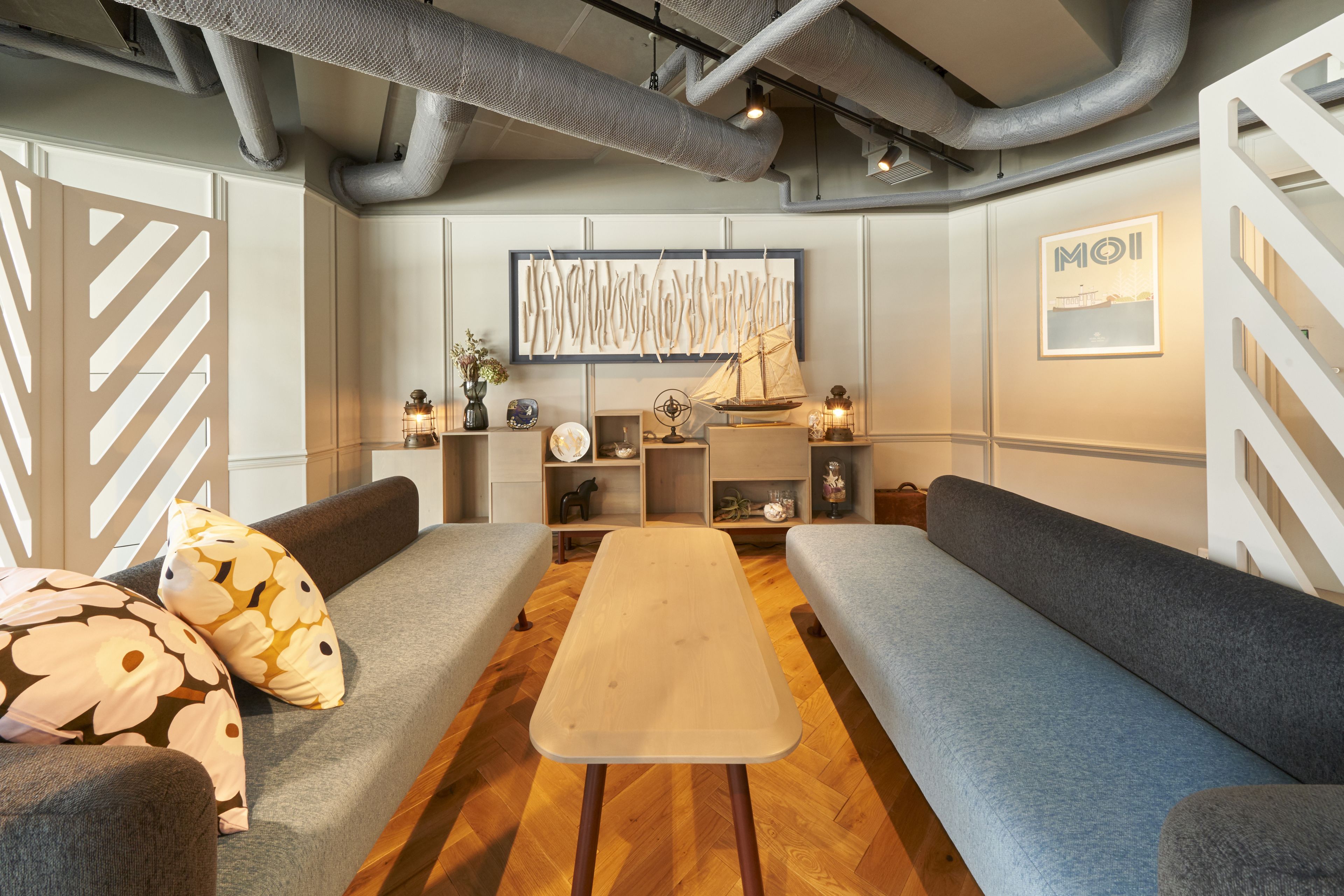 32-inch flat-screen tv with satellite channels, tv