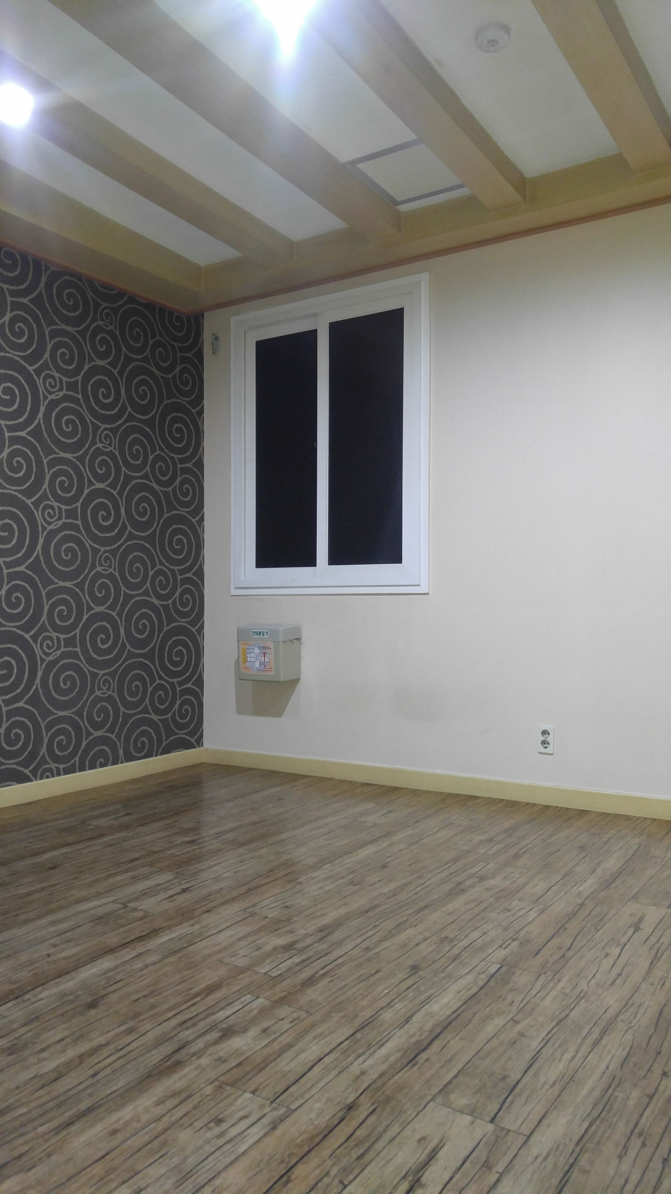 room | blackout curtains, free wifi, bed sheets