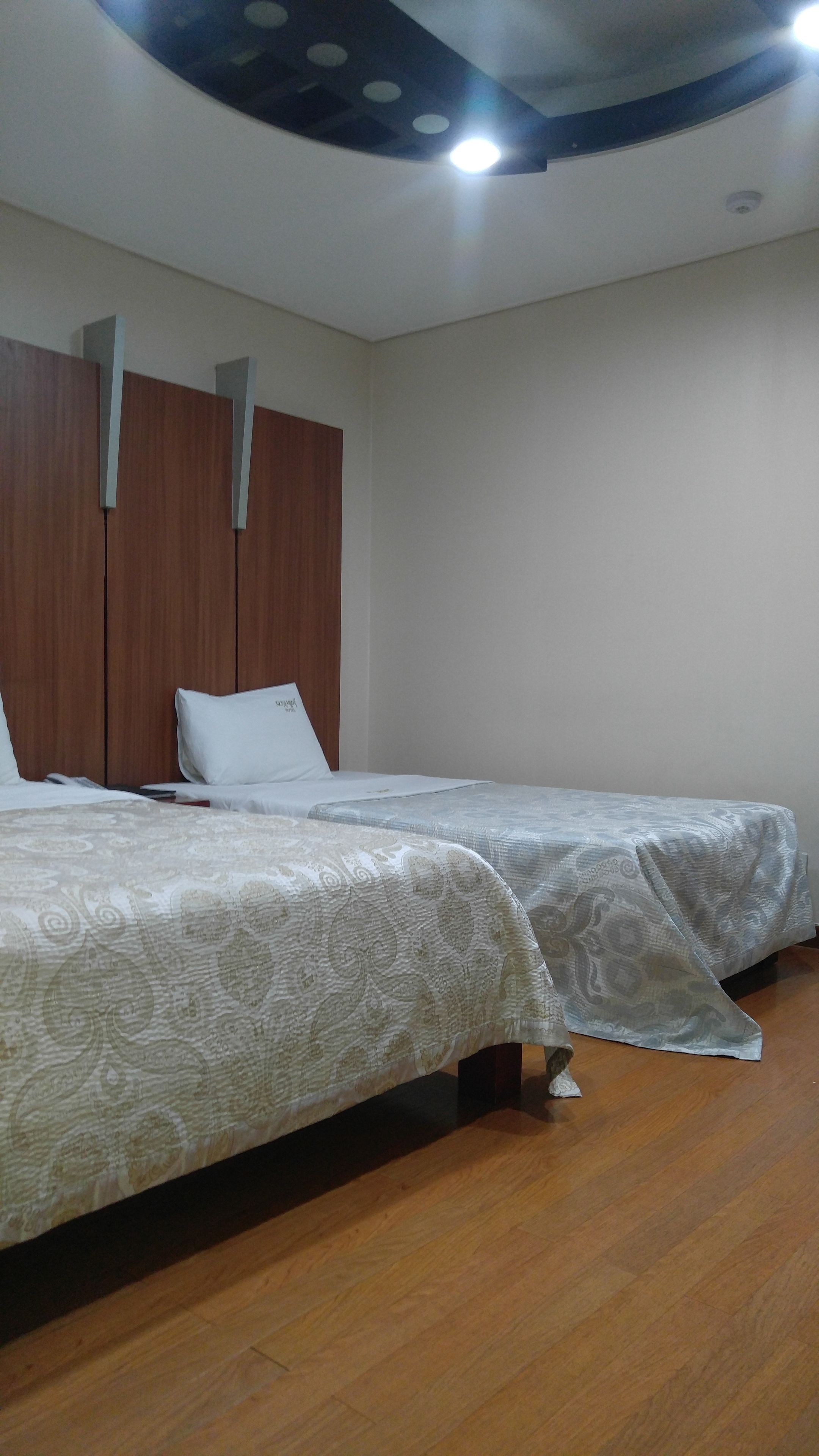 deluxe room | blackout curtains, free wifi, bed sheets