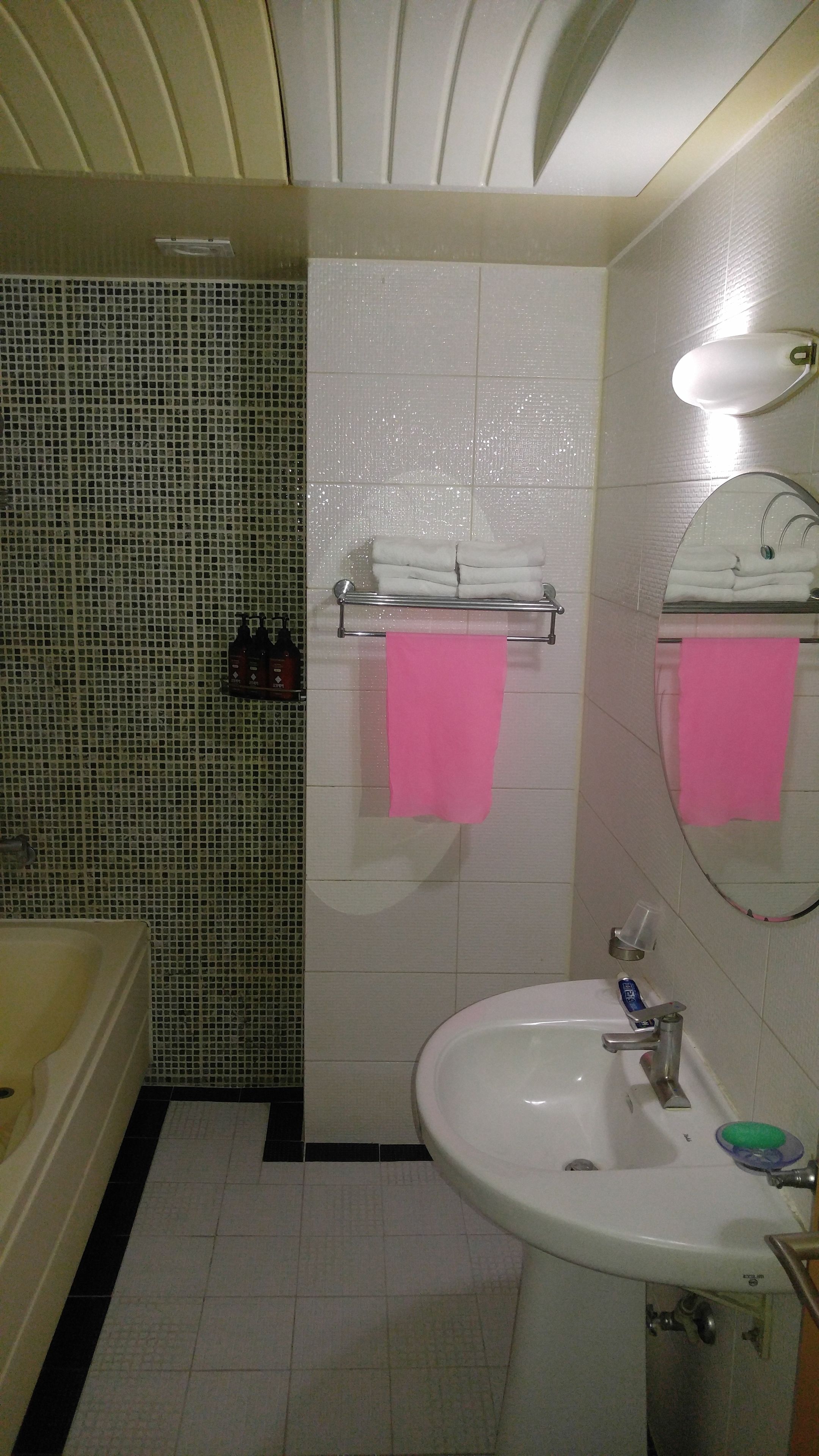 blackout curtains, free wifi, bed sheets