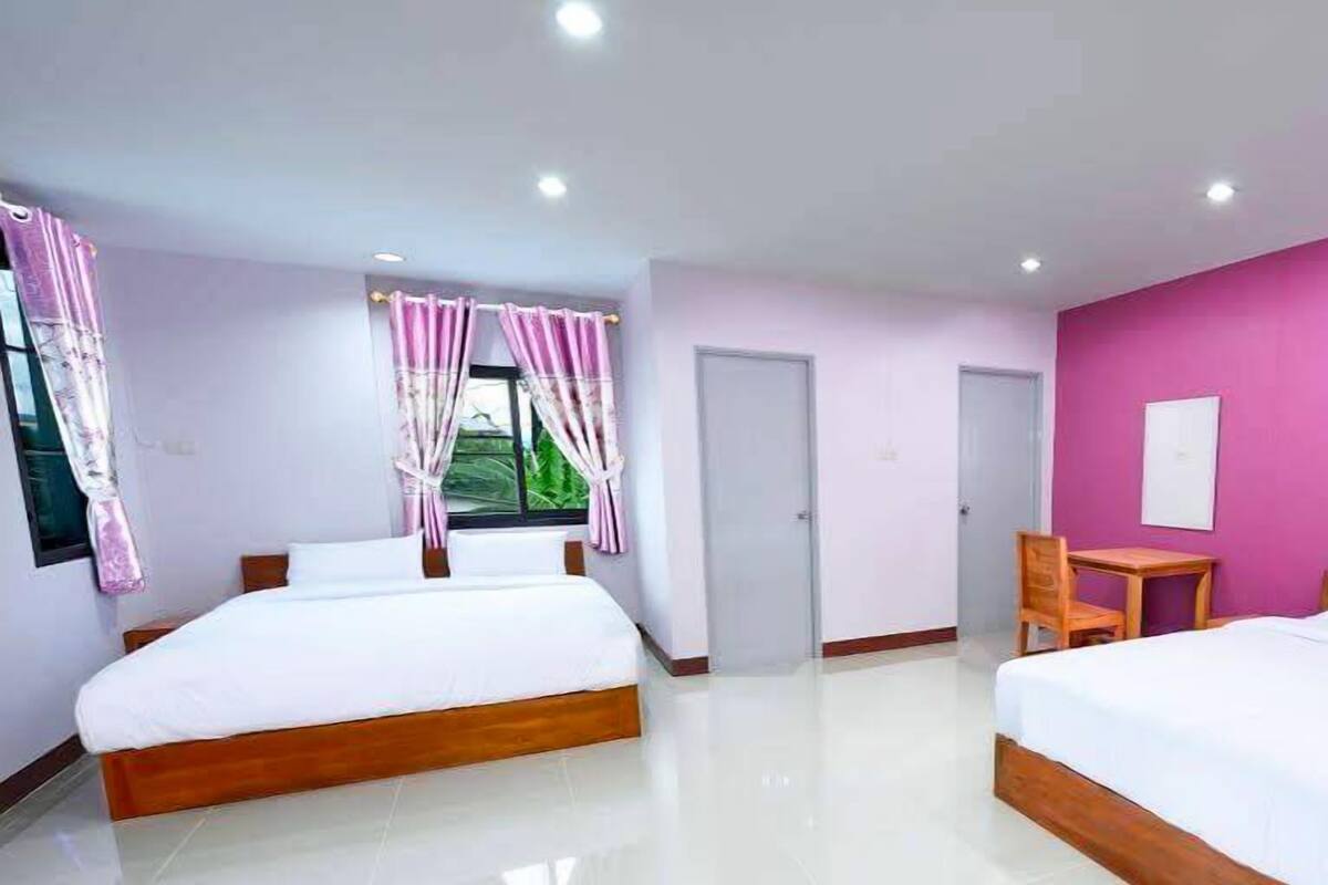 Family Room | Free WiFi