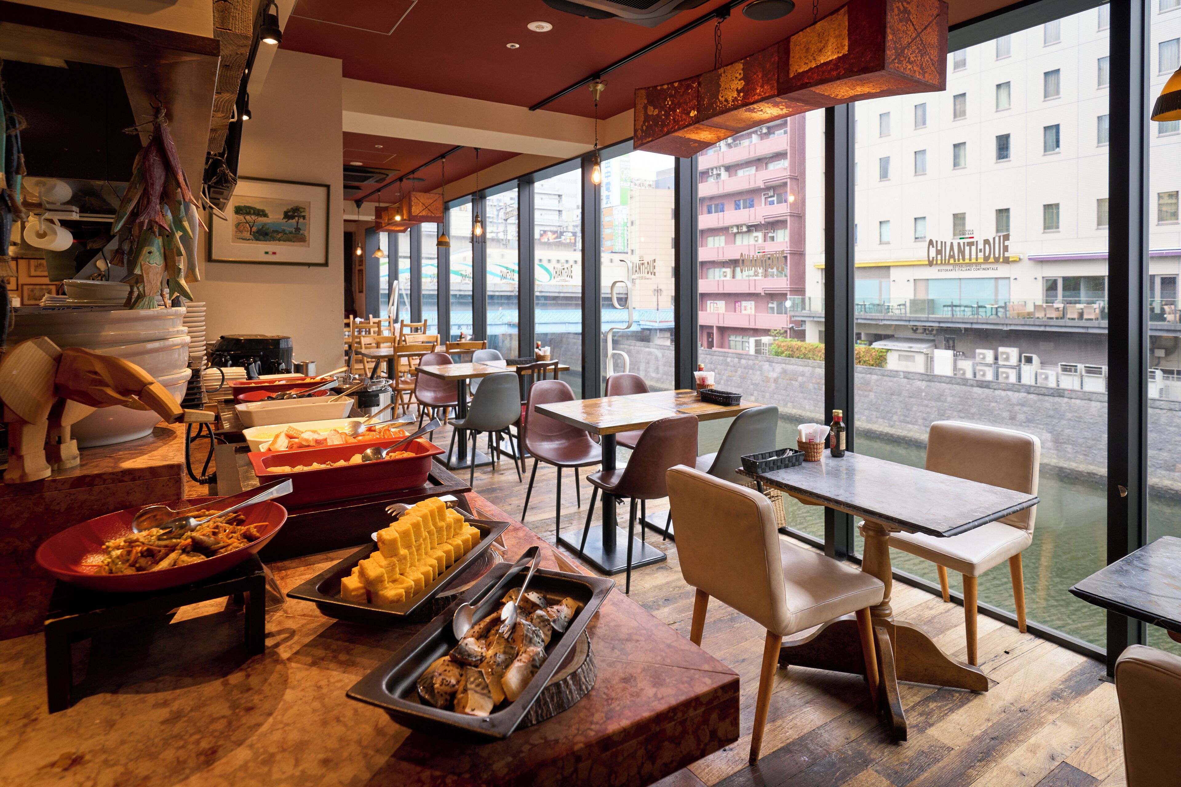 Daily English breakfast (JPY 2000 per person)