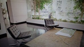 Sitteområde i lobbyen