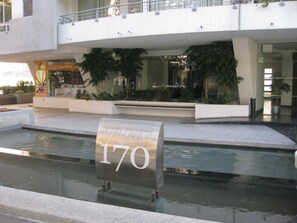 Front of property - Royal Lyon Apartaments (Santiago)