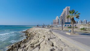 Beach nearby - Haifa Hostel (Haifa)