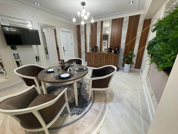 Apartment, Refrigerator & Microwave, City View | Private kitchen | Electric kettle - ZARAFSHAN GRAND HOTEL (Navoiy)