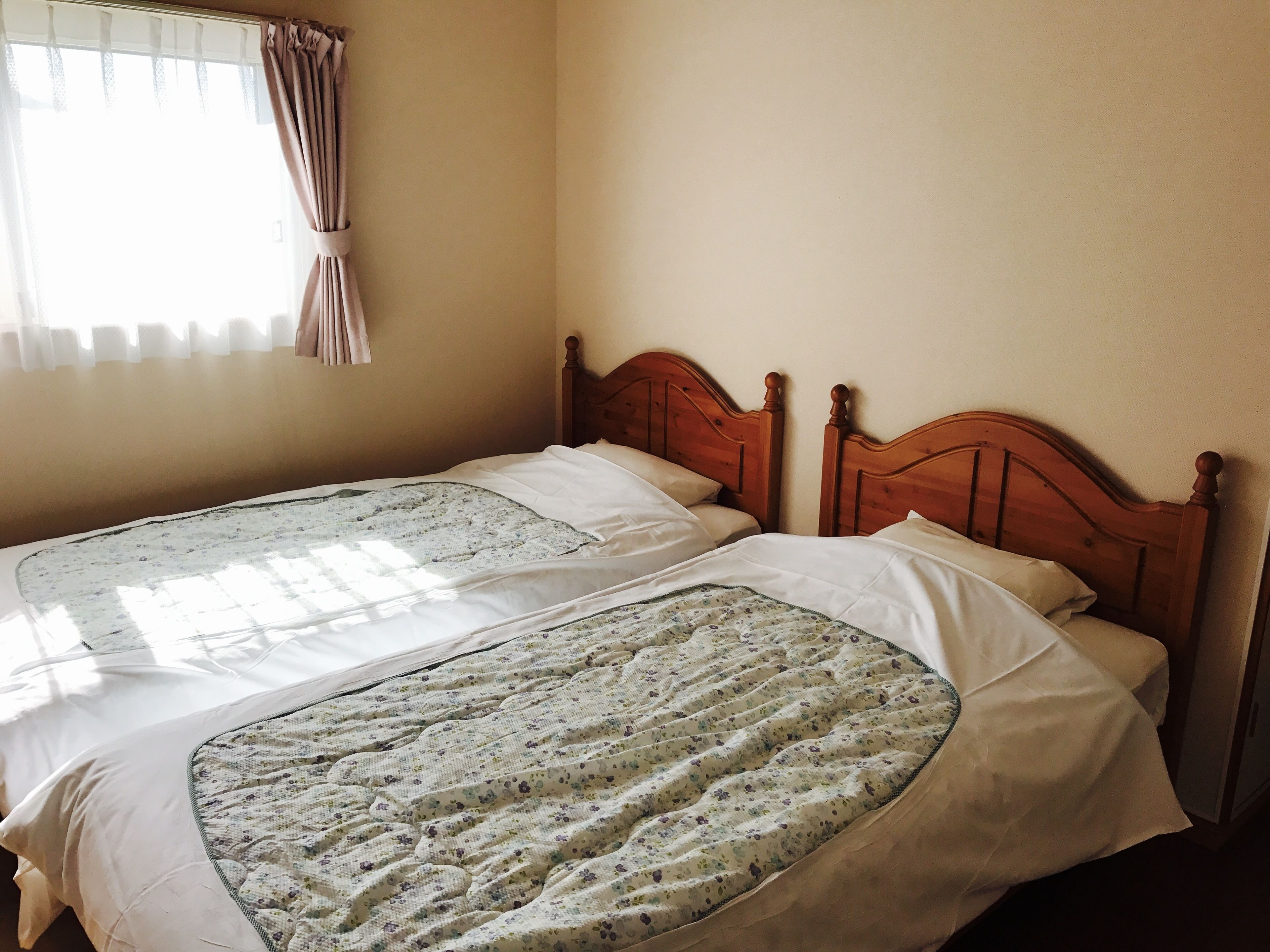 Twin Room | Memory foam beds, free WiFi