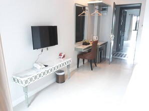 Superior Room, 1 King Bed, Non Smoking, Private Bathroom | Room amenity - Anakin Boutique Hotel (Nakhon Ratchasima)