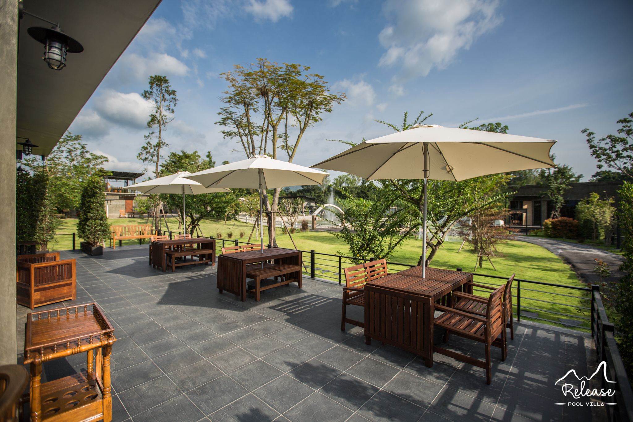 Daily buffet breakfast for a fee