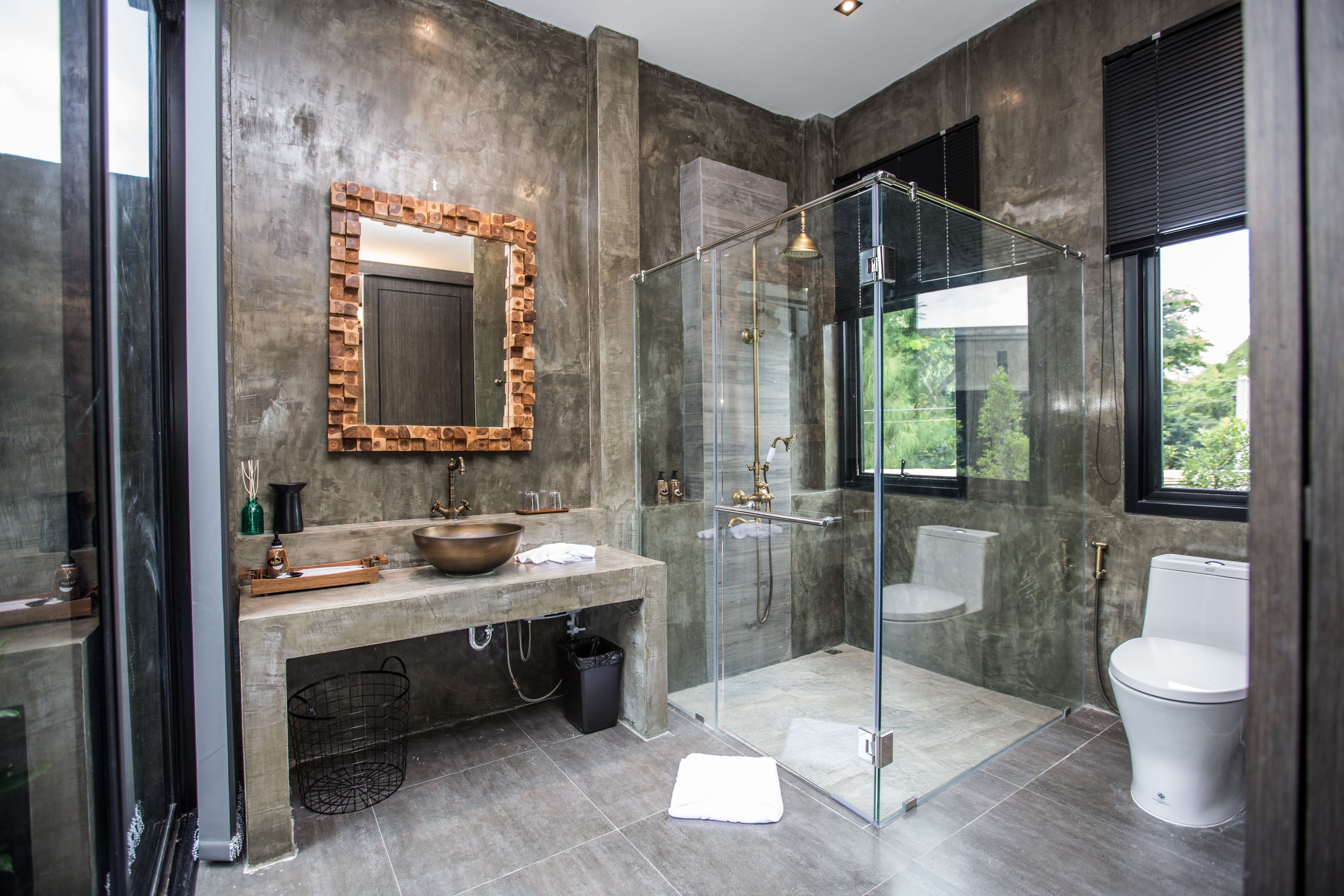 Jitra Pool Villa | Bagno | Vasca e doccia separate, vasca idromassaggio, soffione a pioggia