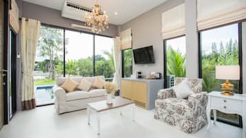 Nantha Pool Villa | Living area