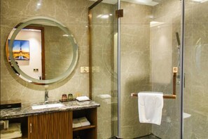 淋浴設備、雨淋花灑、免費梳洗用品、風筒