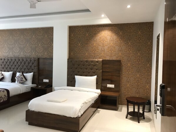 Soundproofing, free WiFi