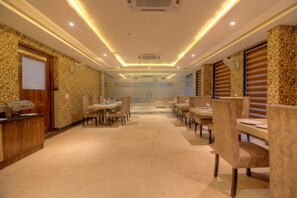 Restaurant - Hotel The Vegas (New Delhi)