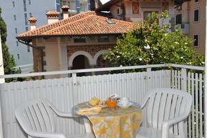 Double or Twin Room | Minibar, in-room safe, free WiFi, bed sheets