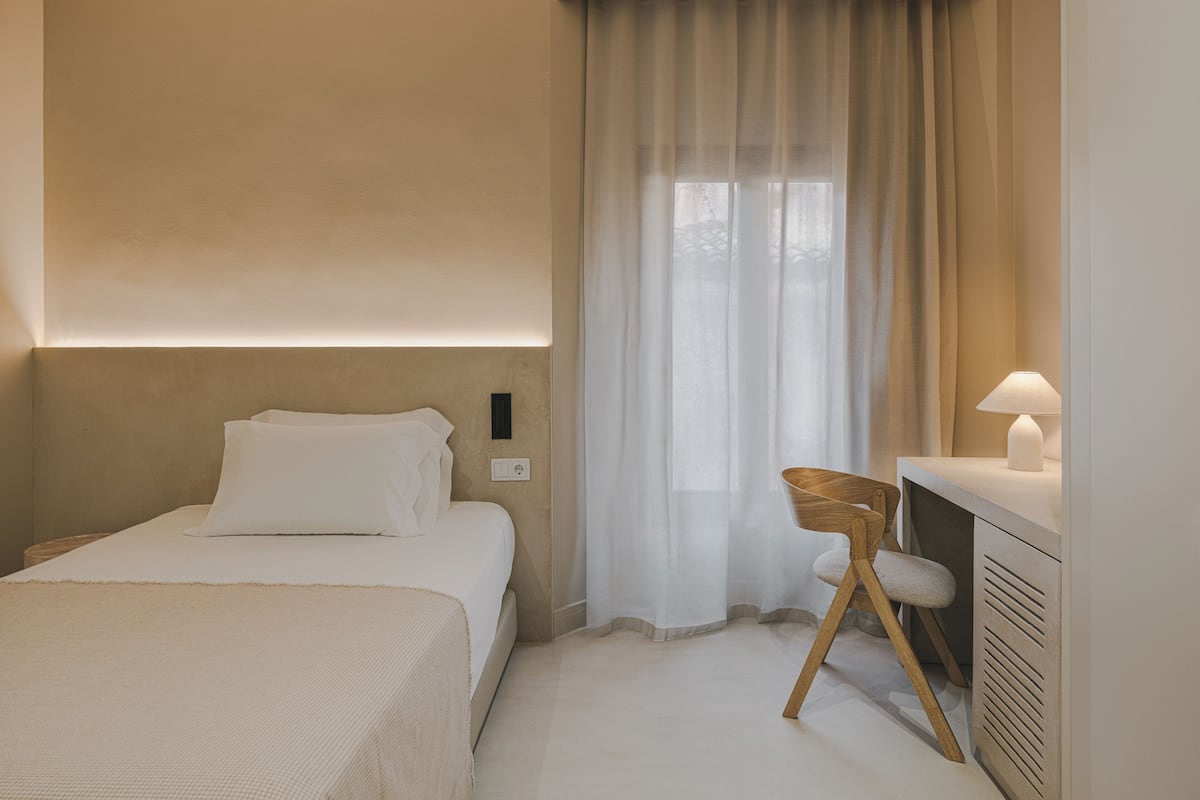 Minibar, in-room safe, desk, blackout curtains