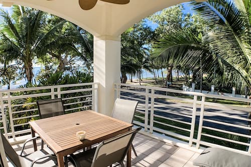 Appartement Luxe, 1 chambre, vue océan, en front de plage | Balcon