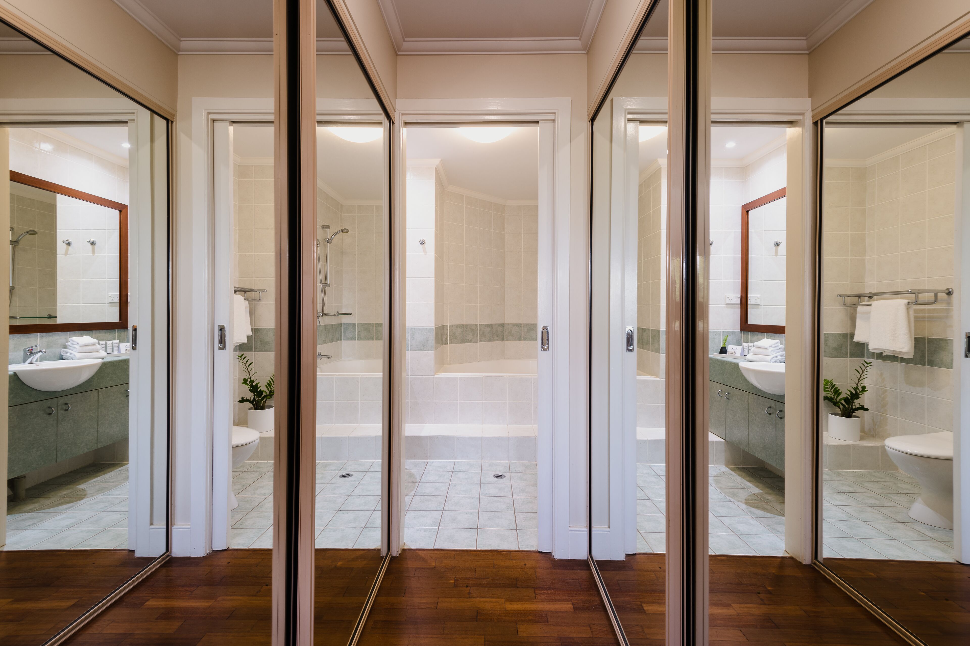 Villa Beach Palm Cove — image 9