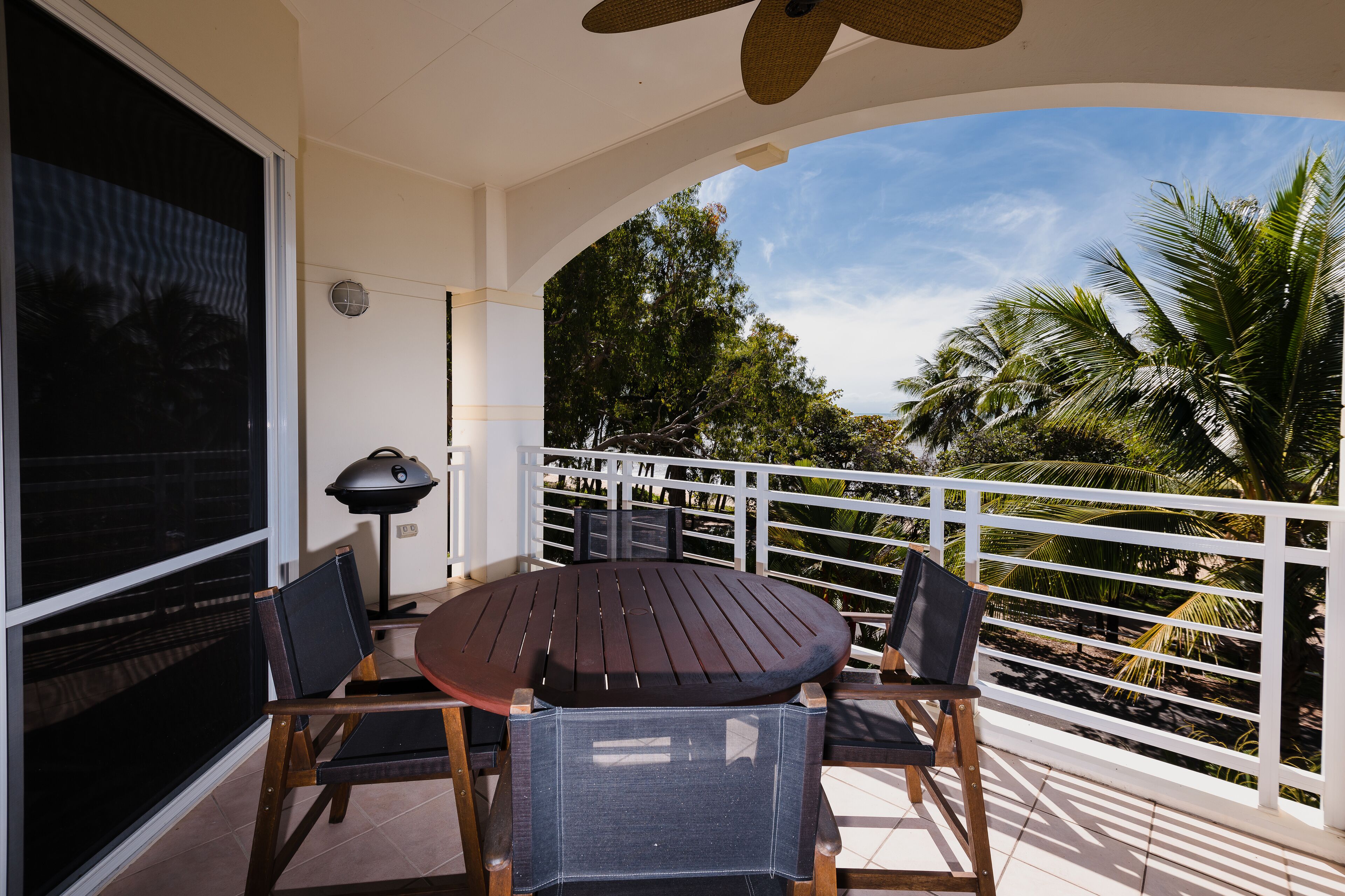 Villa Beach Palm Cove — image 13