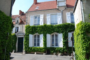 Fachada de la propiedad