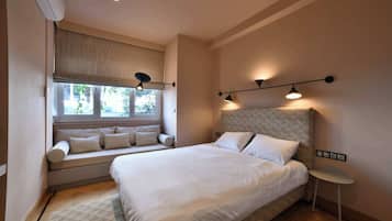 Leilighet, 3 soverom (1st floor) | Blendingsgardiner, strykejern/-brett og barnesenger (inkludert)